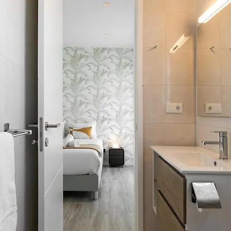 Sunny Penthouse 아파트