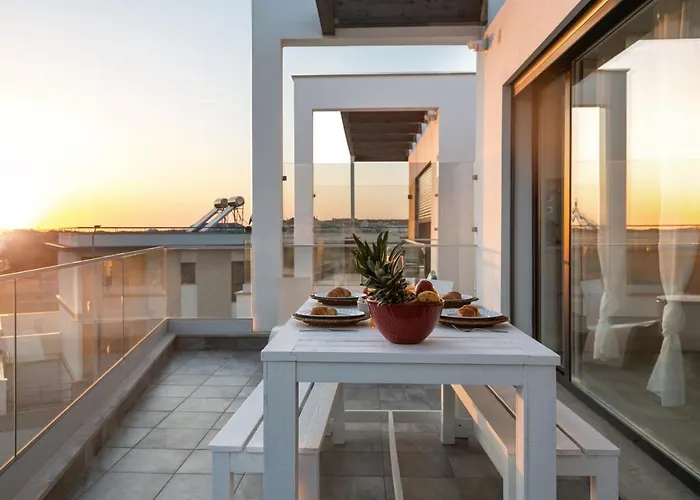 Sunny Penthouse Lägenhet *